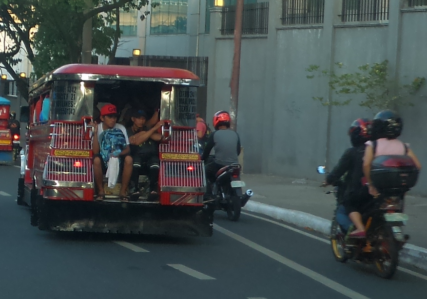 Jeepney very full of passengers